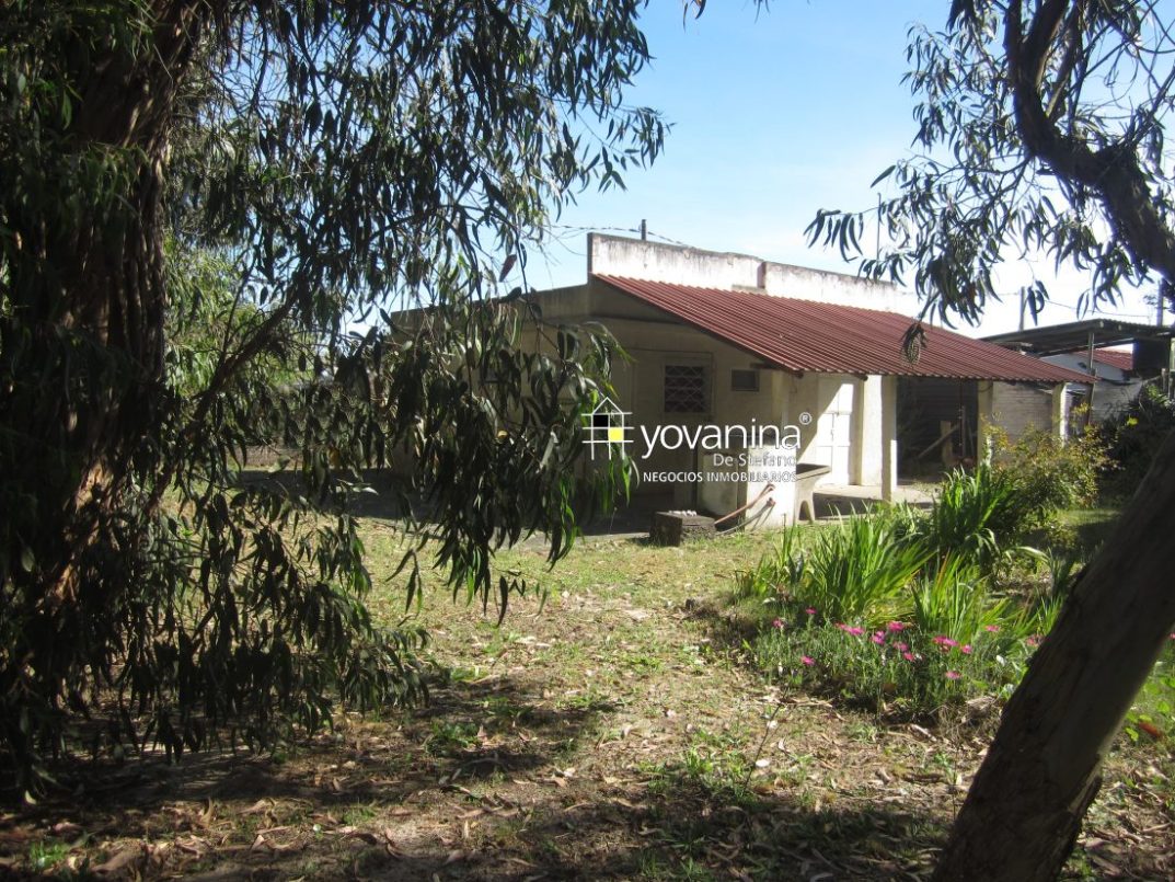Casa + un terreno , unificados, a 1 cuadra de playa de balneario Santa Ana, Canelones.