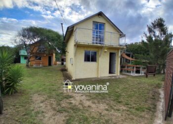 3 Casas en un mismo padrón Santa Ana Canelones Ref Y320